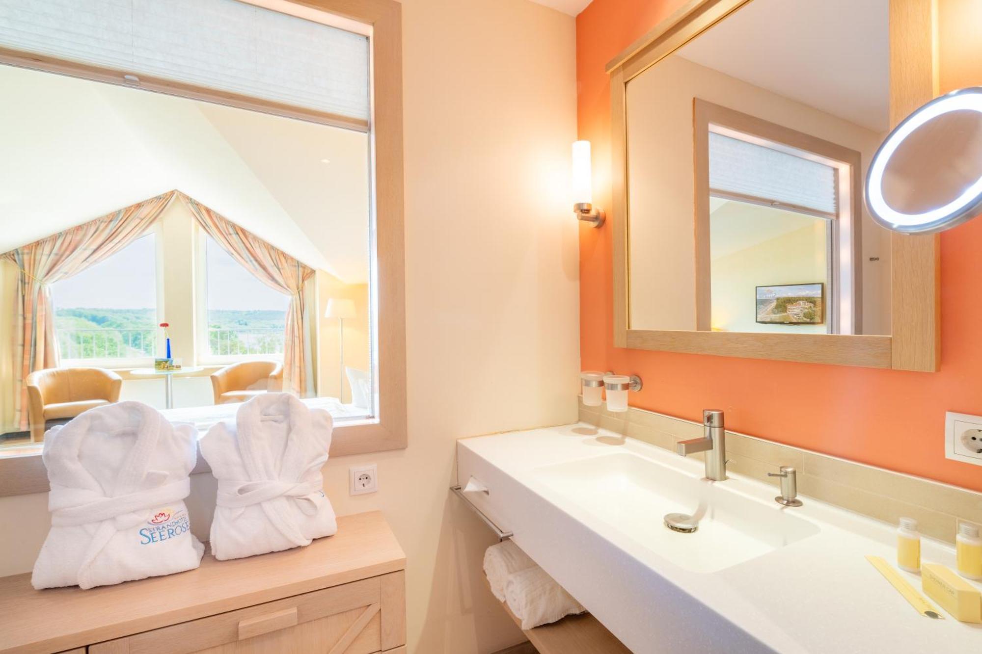 Strandhotel Seerose Kolpinsee Luaran gambar