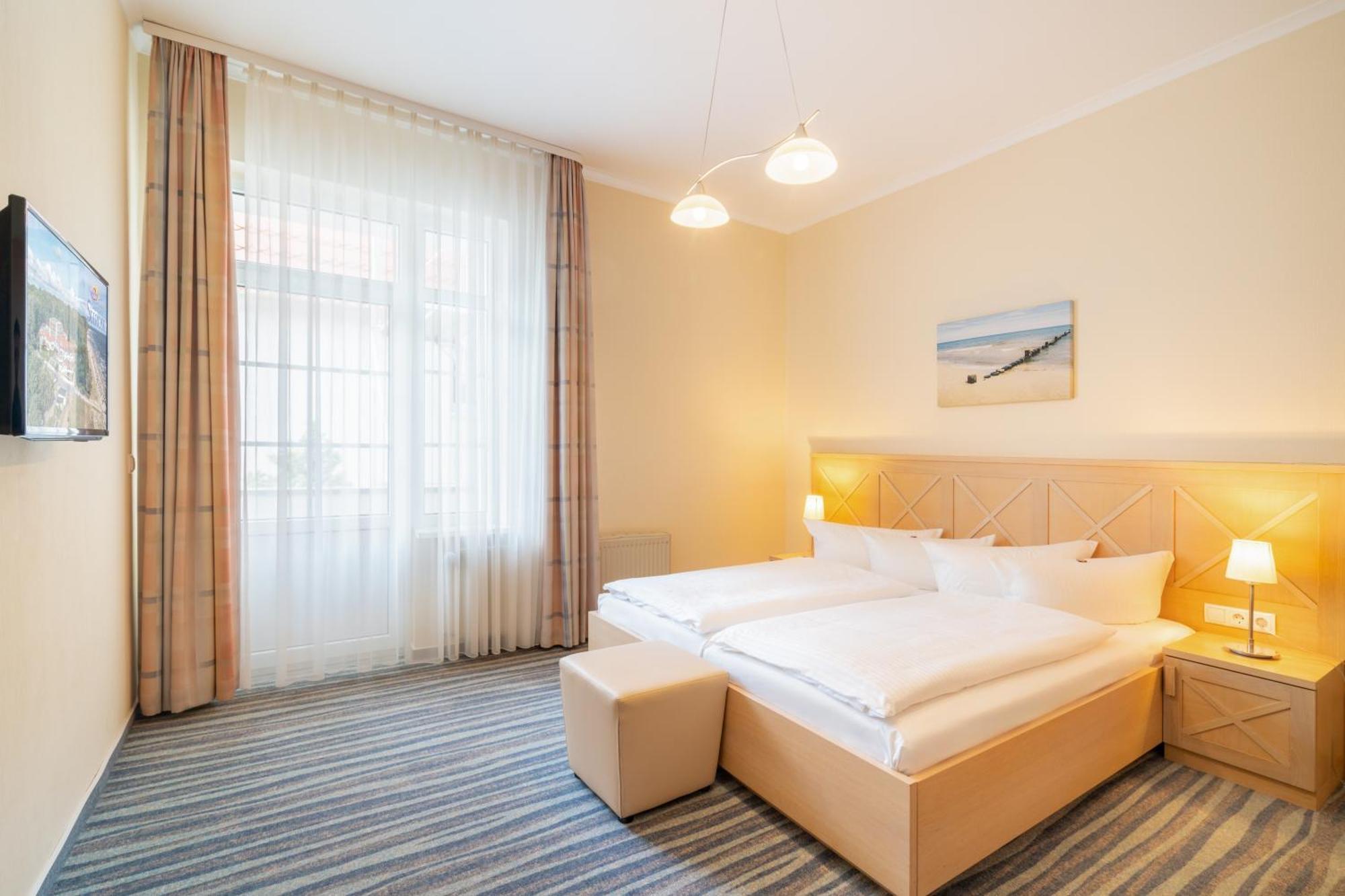 Strandhotel Seerose Kolpinsee Luaran gambar