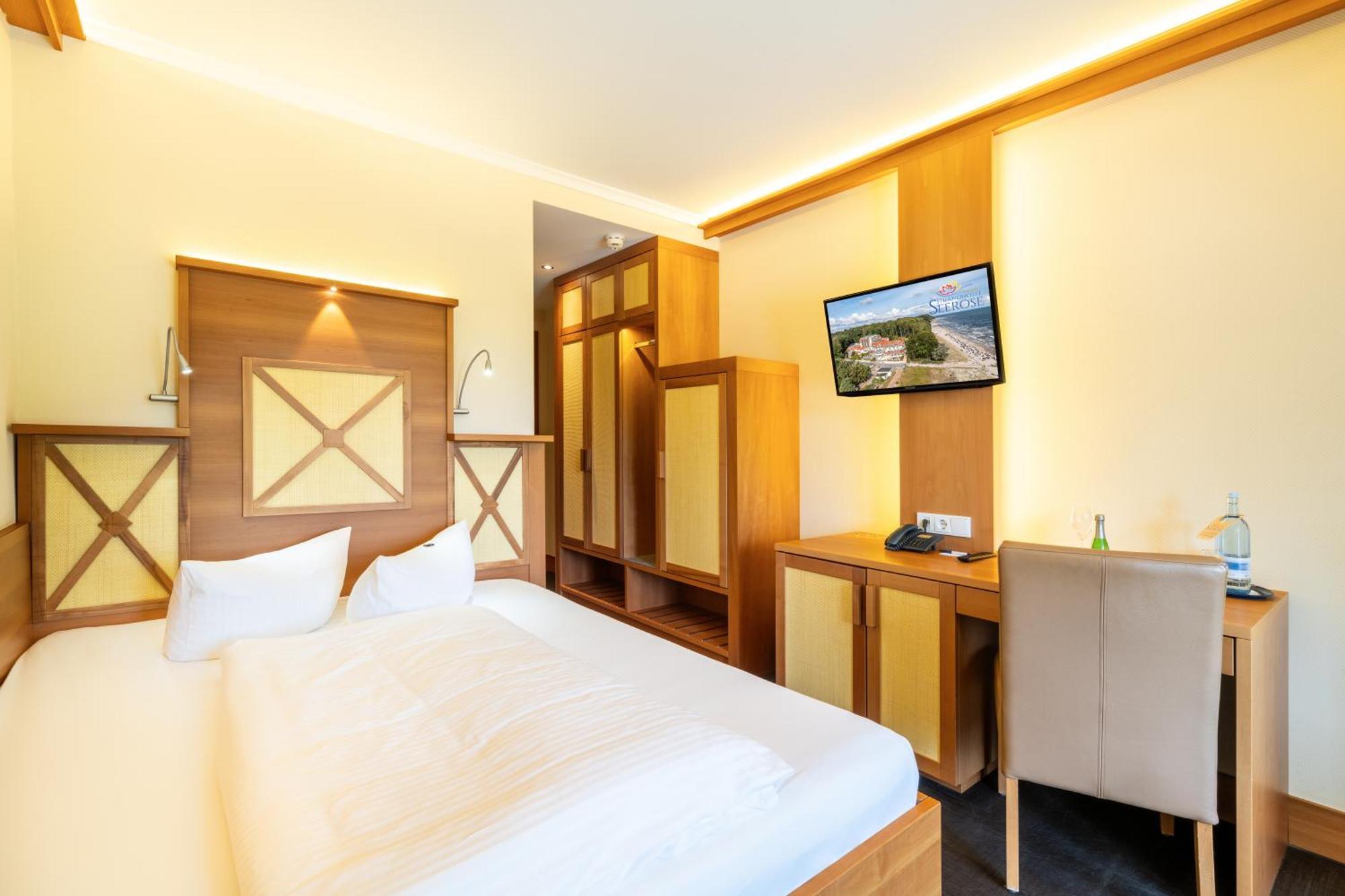 Strandhotel Seerose Kolpinsee Luaran gambar